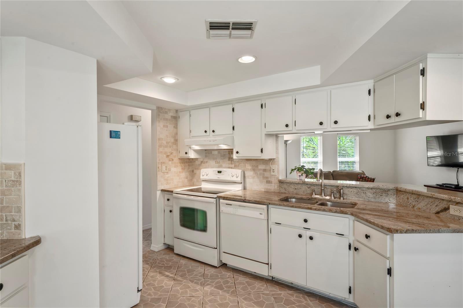 Image 4 of 62 For 8621 Bridgewater Drive