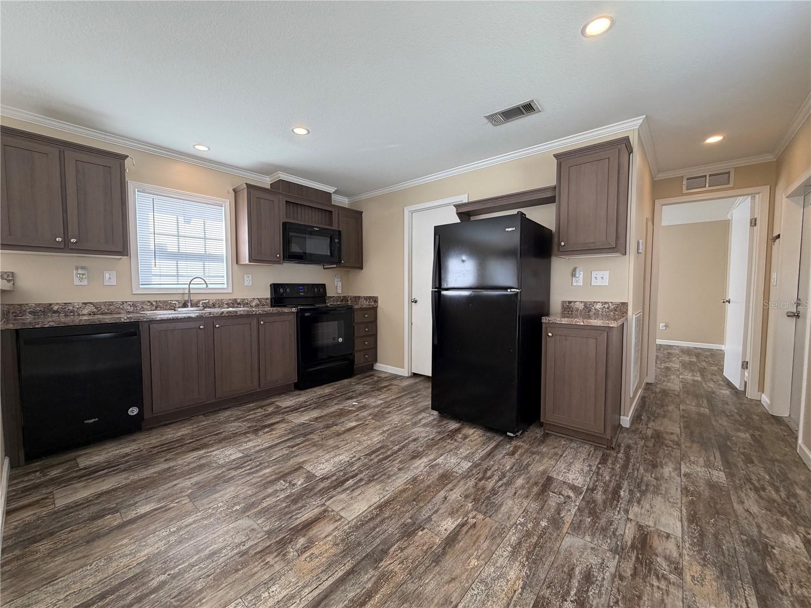 Image 5 of 14 For 15249 Nava Street