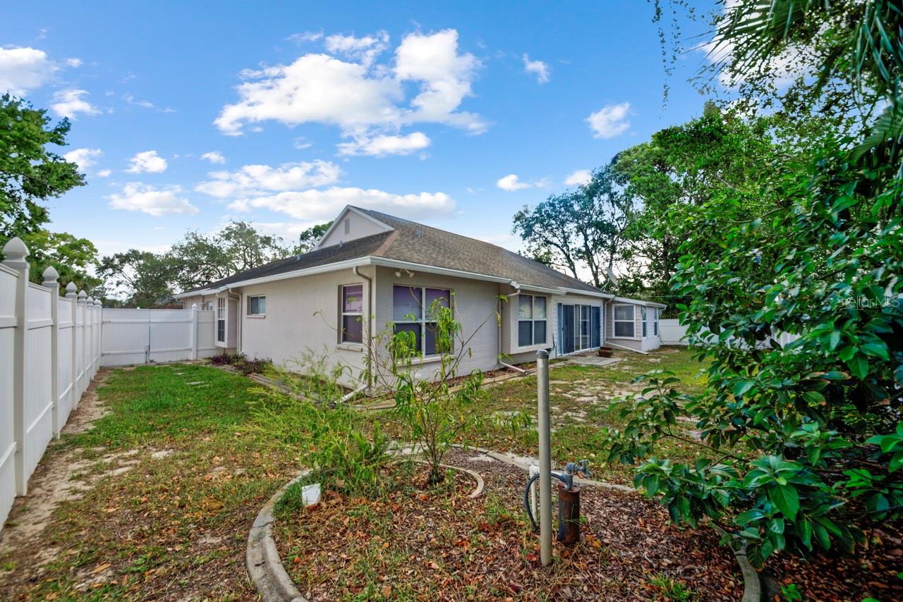 Image 11 of 60 For 8088 Spanish Oak Drive