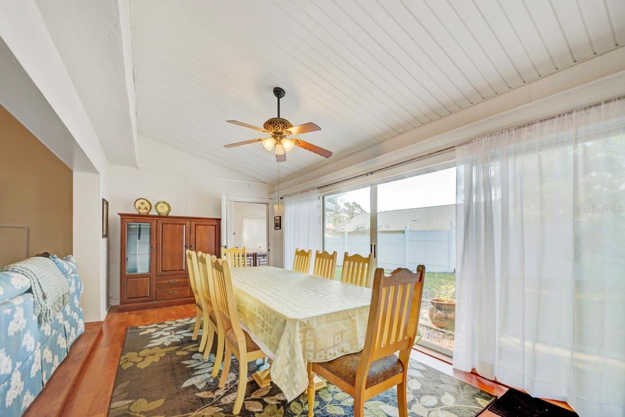 Image 18 of 60 For 8088 Spanish Oak Drive