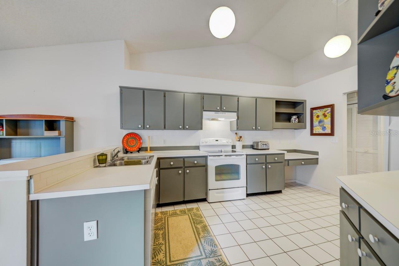 Image 29 of 60 For 8088 Spanish Oak Drive