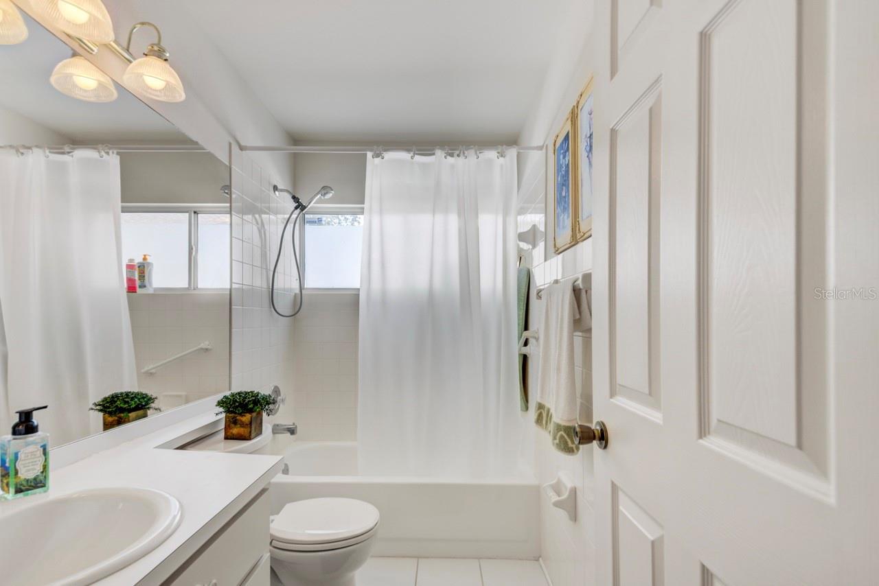 Image 50 of 60 For 8088 Spanish Oak Drive