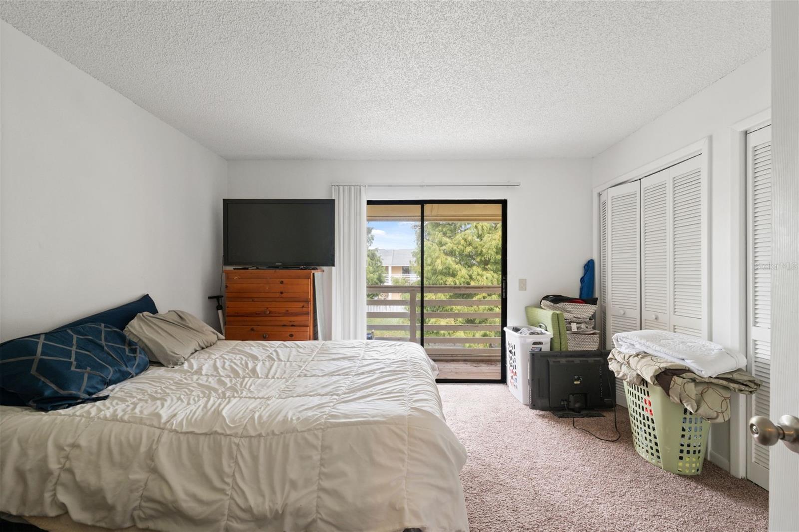 Image 13 of 29 For 22707 Watersedge Boulevard 57