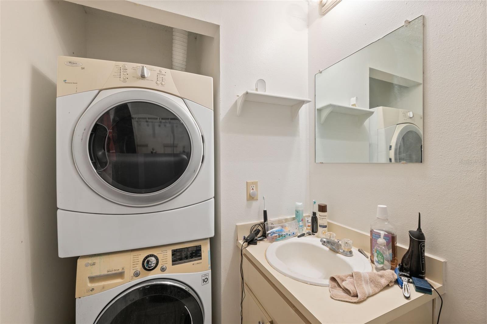 Image 17 of 29 For 22707 Watersedge Boulevard 57