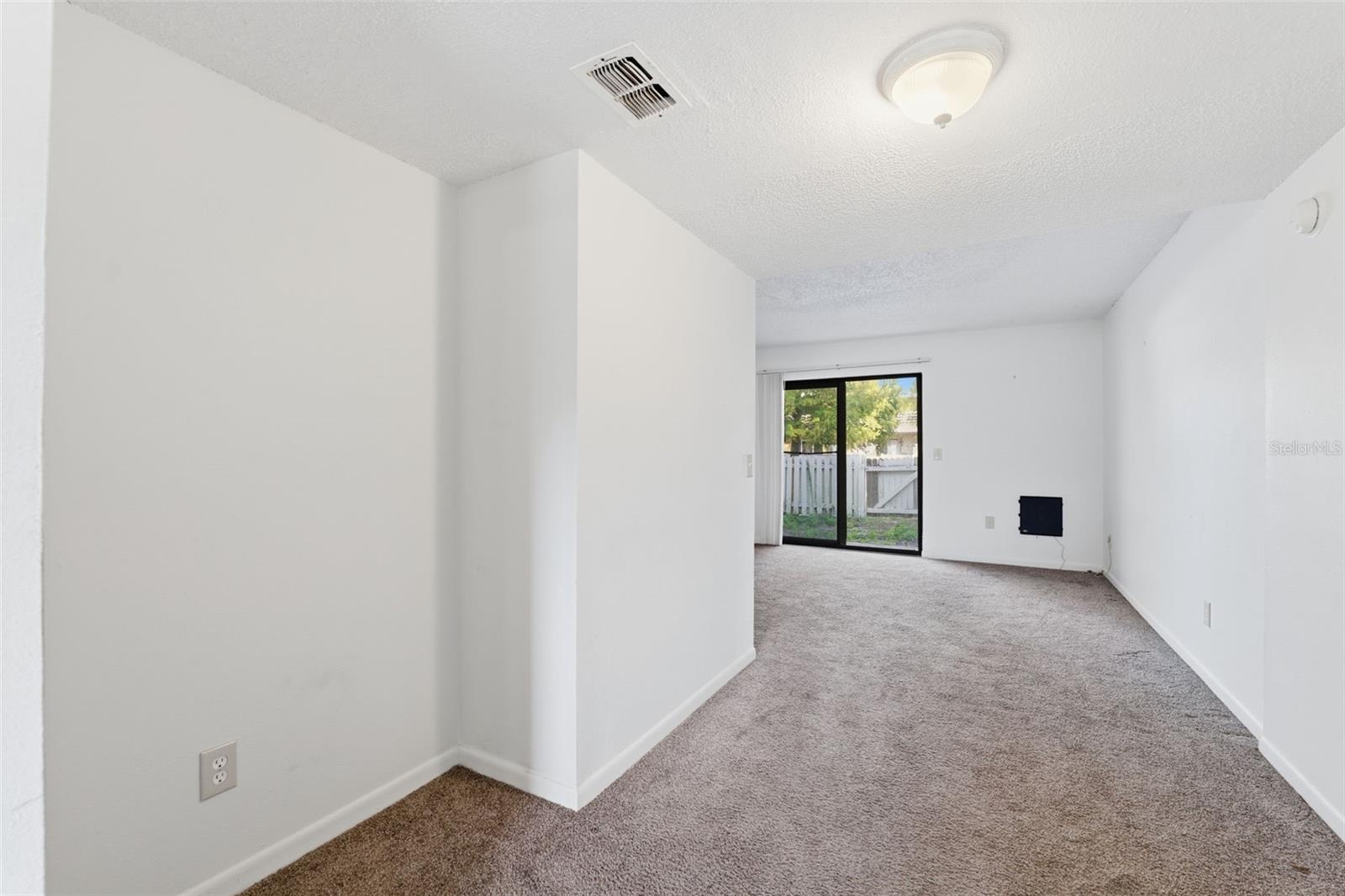 Image 25 of 29 For 22707 Watersedge Boulevard 57