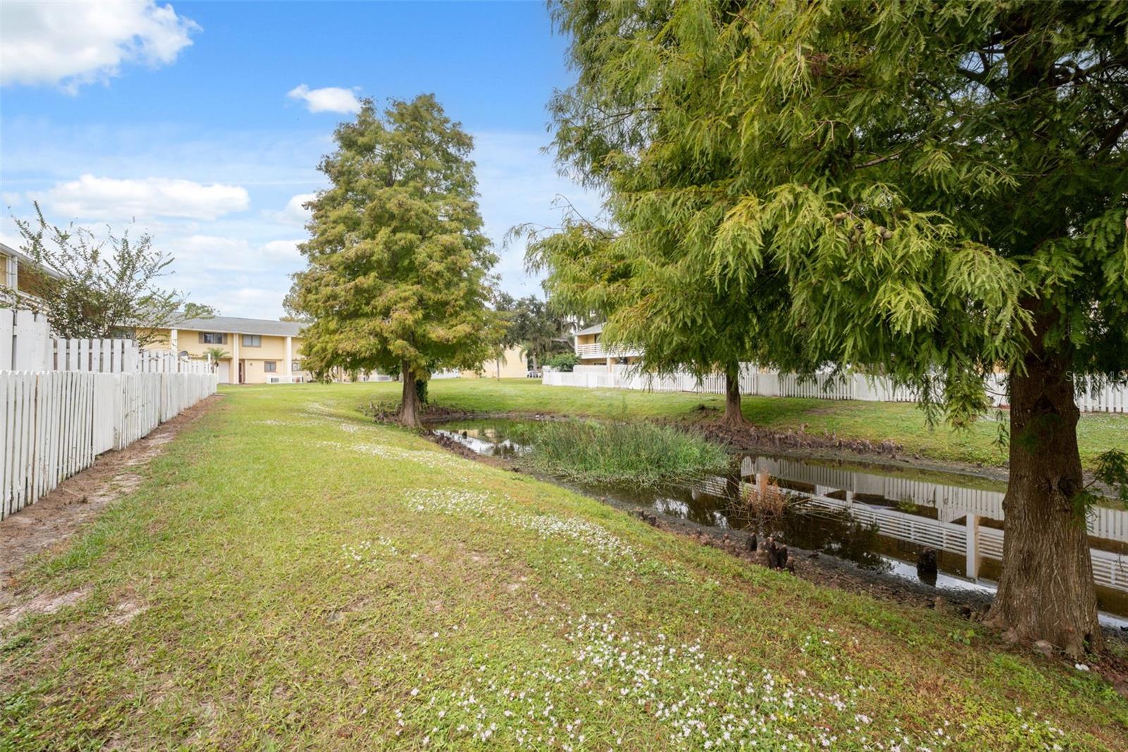 Image 27 of 29 For 22707 Watersedge Boulevard 57