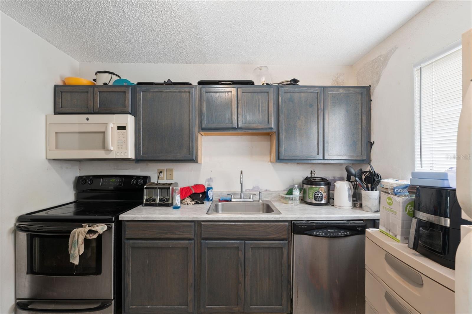 Image 6 of 29 For 22707 Watersedge Boulevard 57