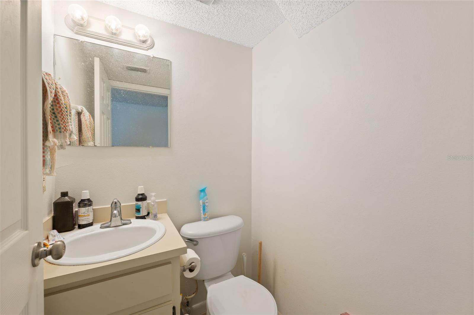 Image 7 of 29 For 22707 Watersedge Boulevard 57