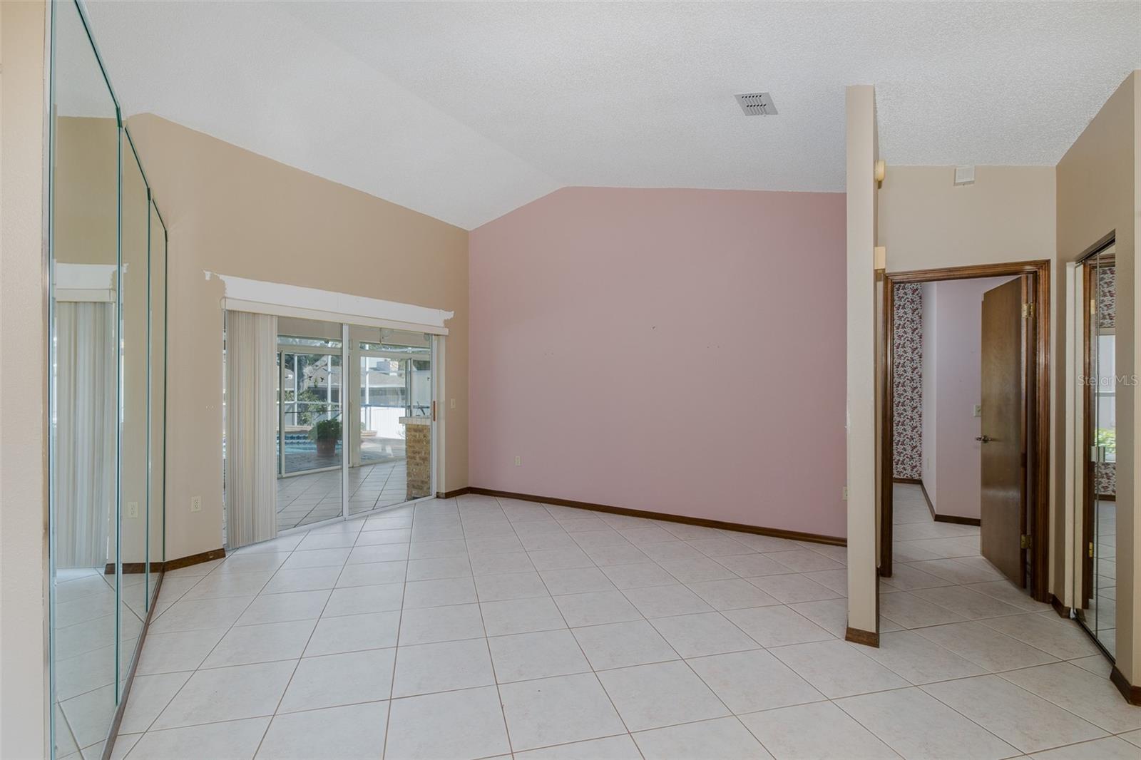 Image 15 of 51 For 18602 White Pine Circle