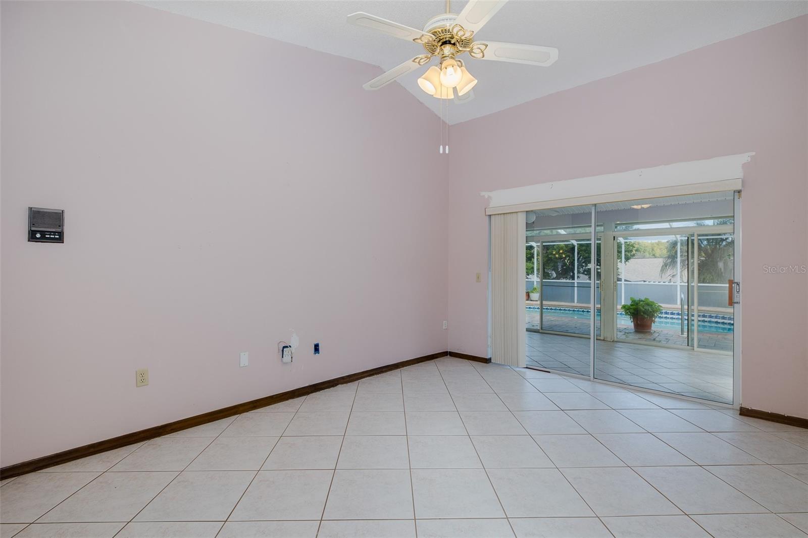 Image 24 of 51 For 18602 White Pine Circle