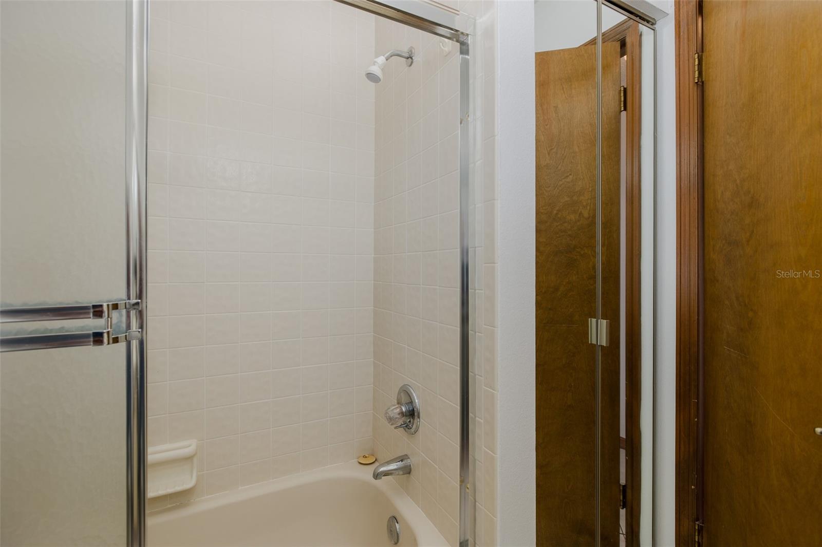 Image 32 of 51 For 18602 White Pine Circle