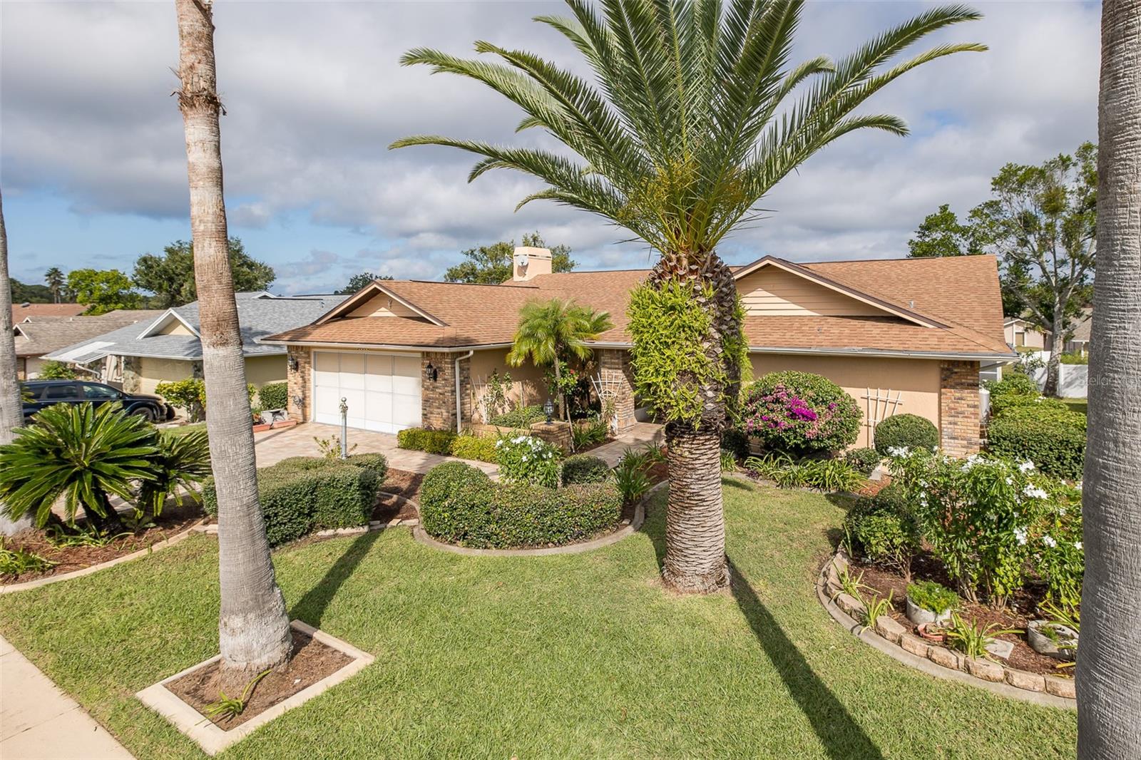 Image 4 of 51 For 18602 White Pine Circle