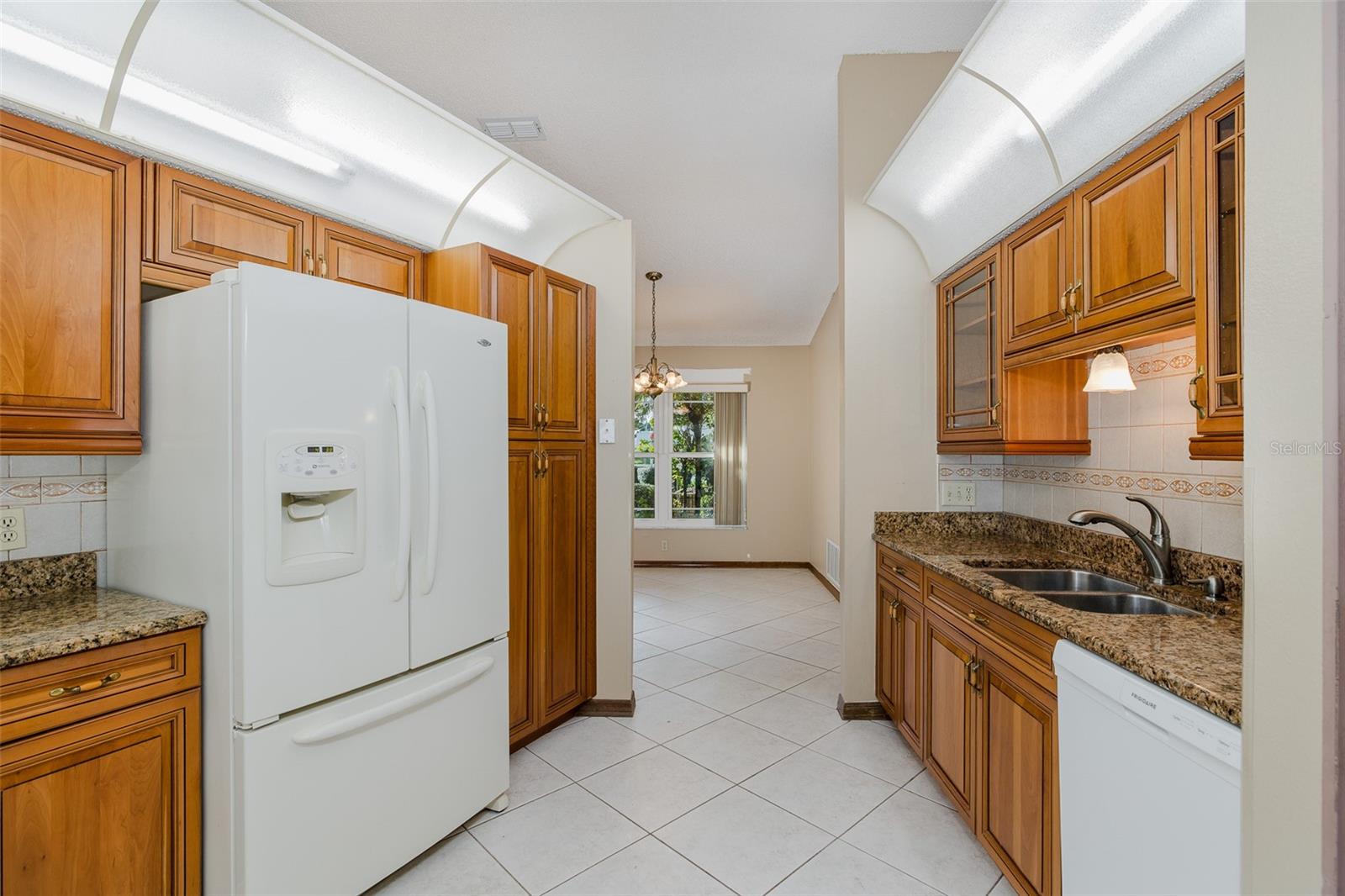 Image 9 of 51 For 18602 White Pine Circle