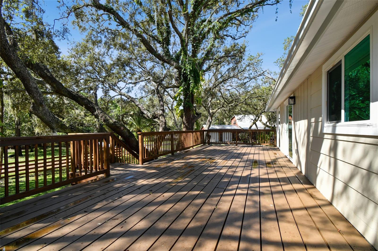Listing photo id 17 for 13901 Vacation Lane
