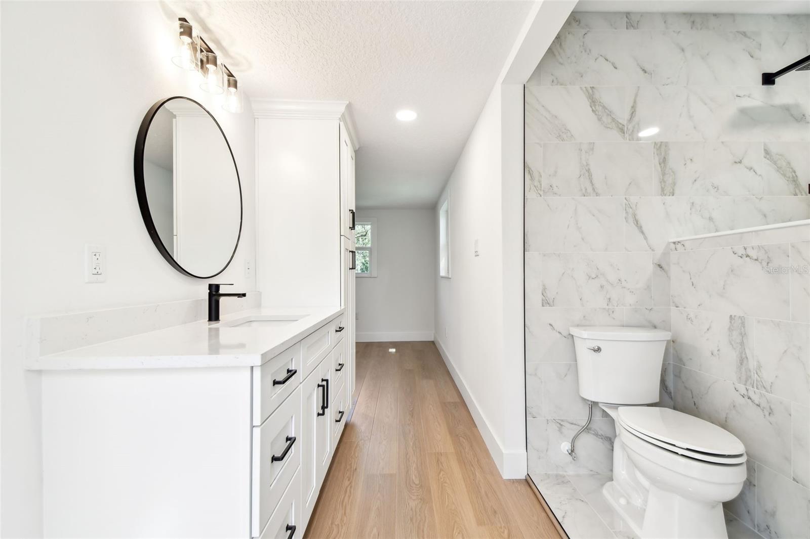 Listing photo id 24 for 13901 Vacation Lane