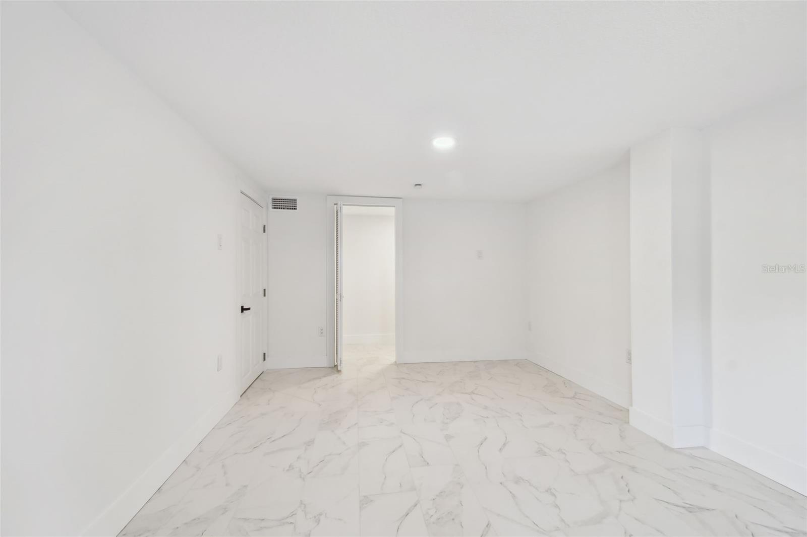 Listing photo id 30 for 13901 Vacation Lane