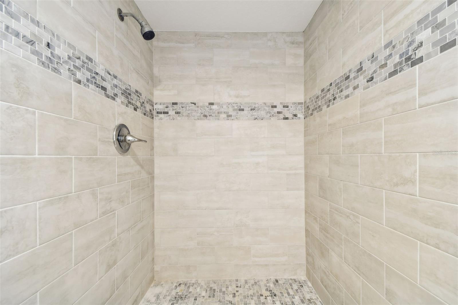 Listing photo id 32 for 13901 Vacation Lane