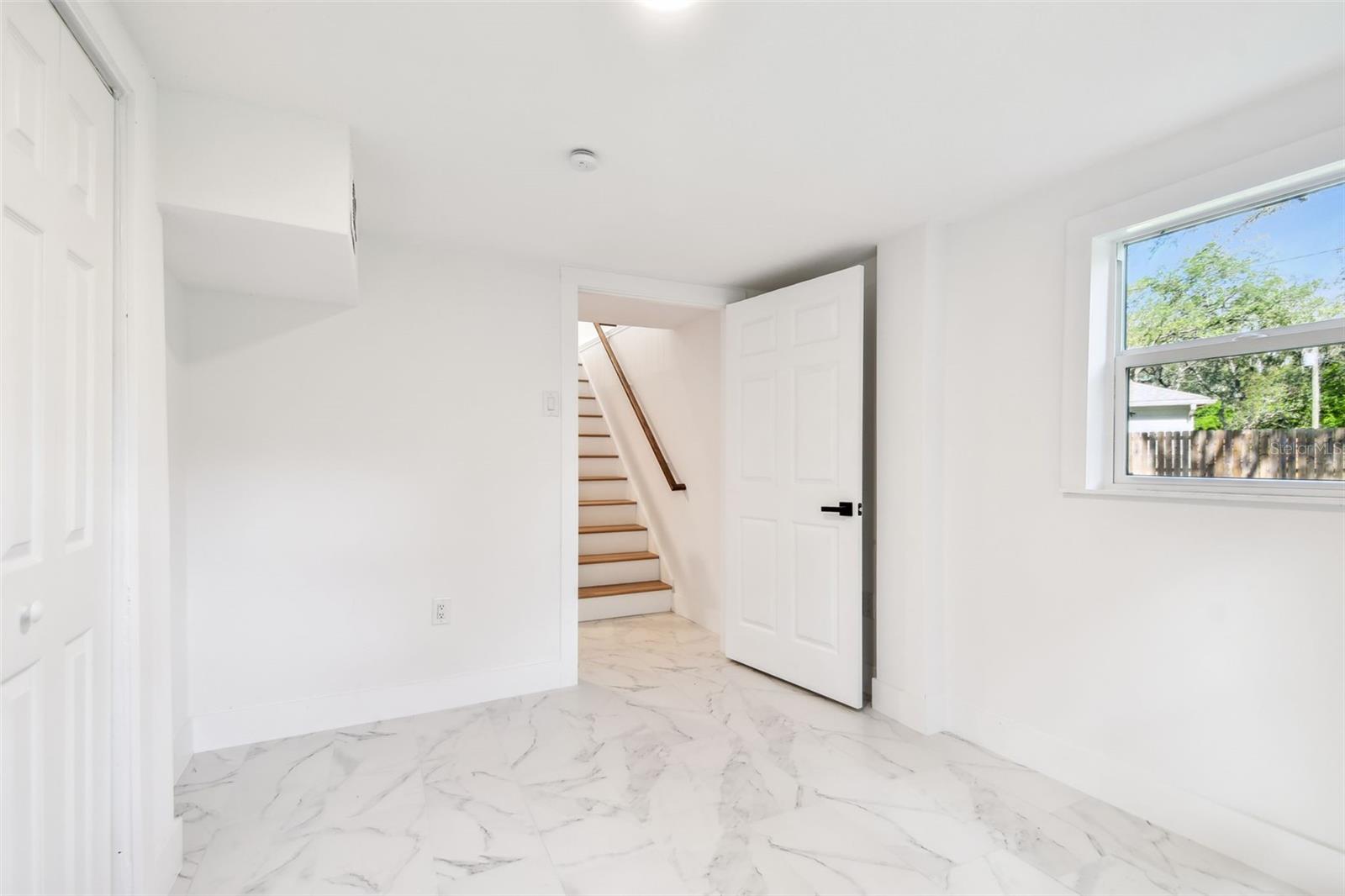 Listing photo id 40 for 13901 Vacation Lane