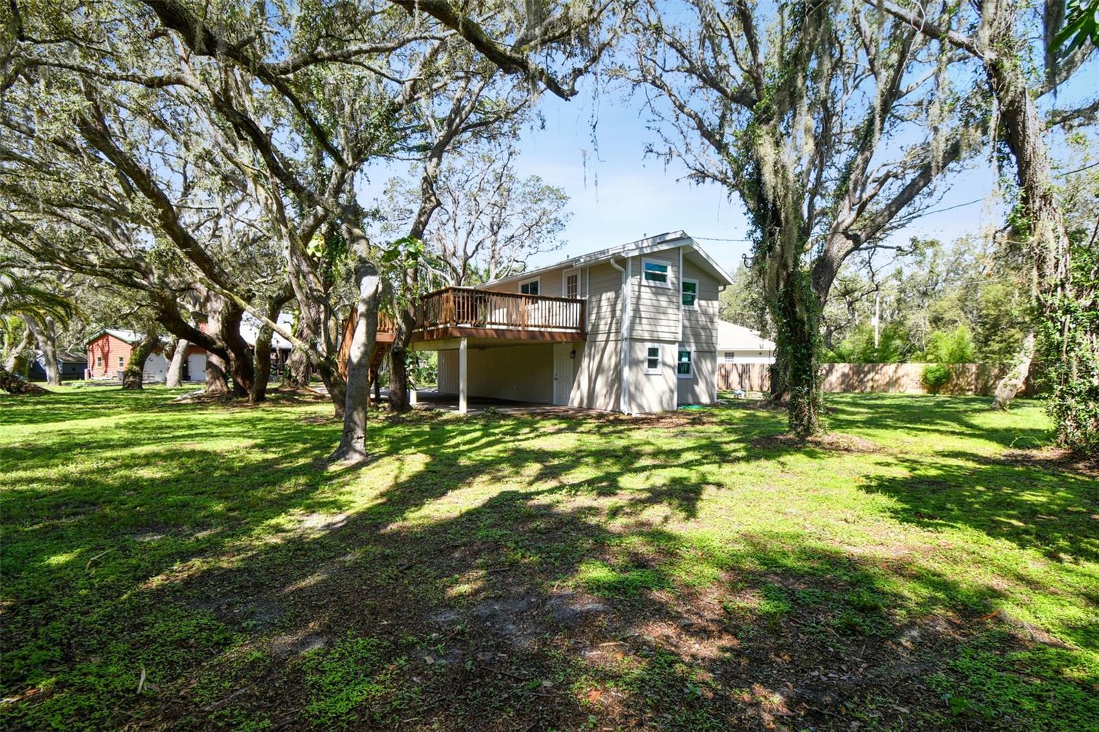 Listing photo id 44 for 13901 Vacation Lane