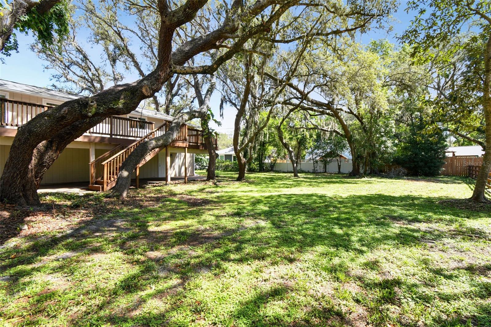 Listing photo id 46 for 13901 Vacation Lane