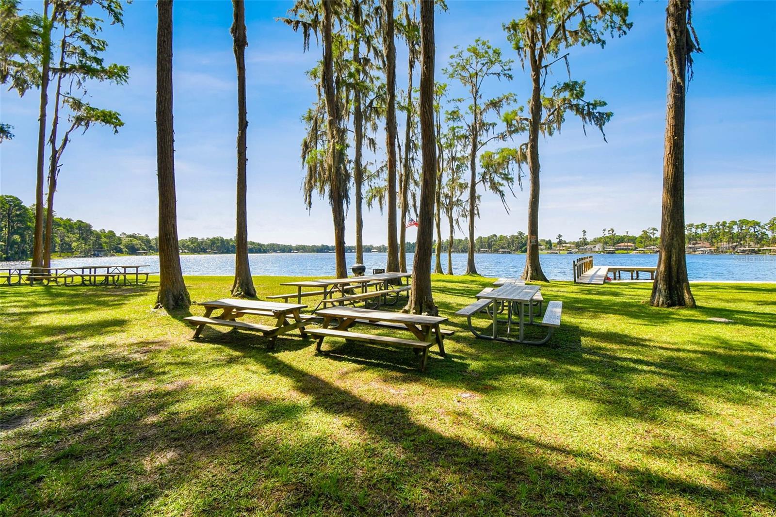 Listing photo id 49 for 13901 Vacation Lane