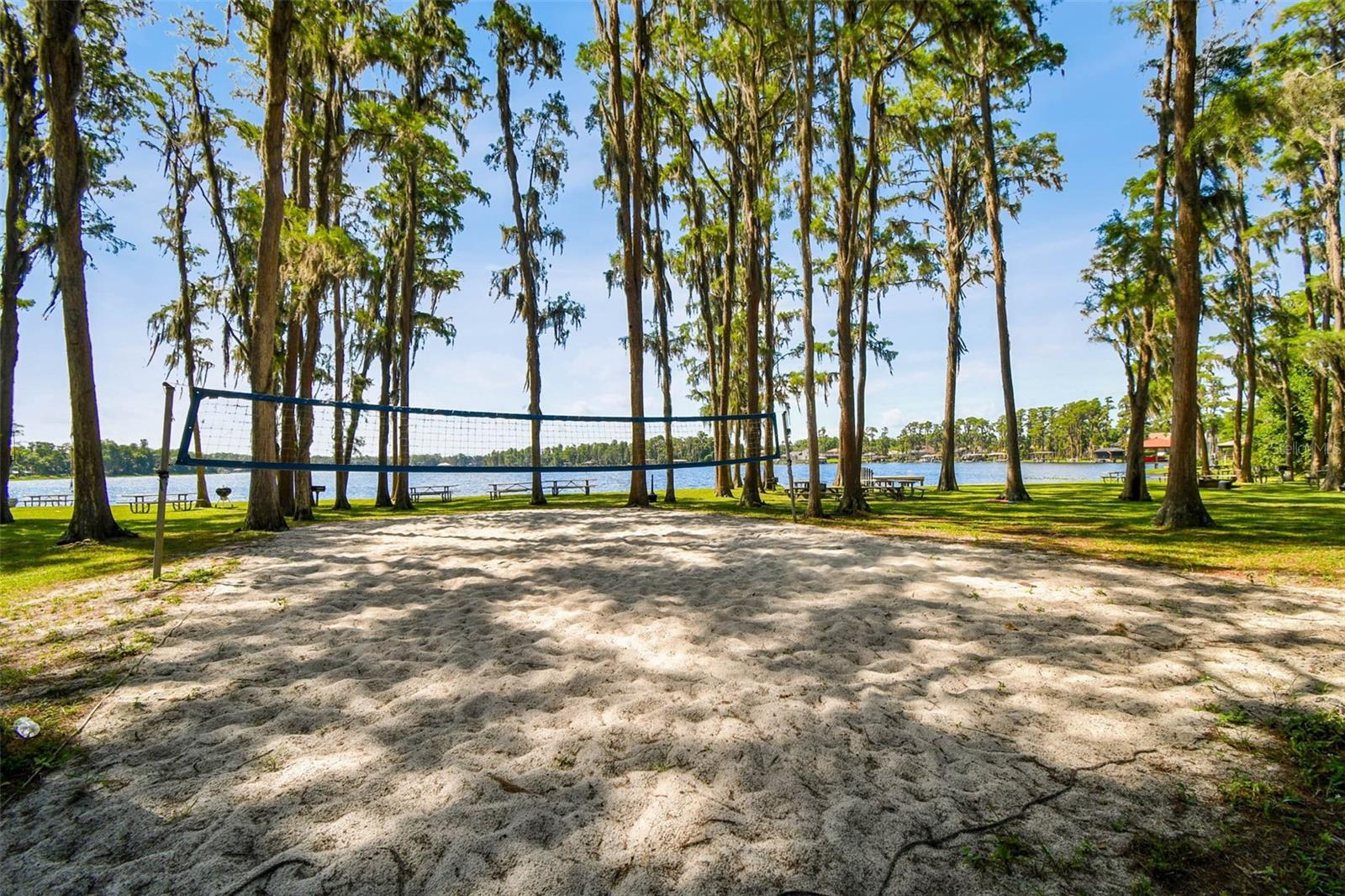 Listing photo id 52 for 13901 Vacation Lane
