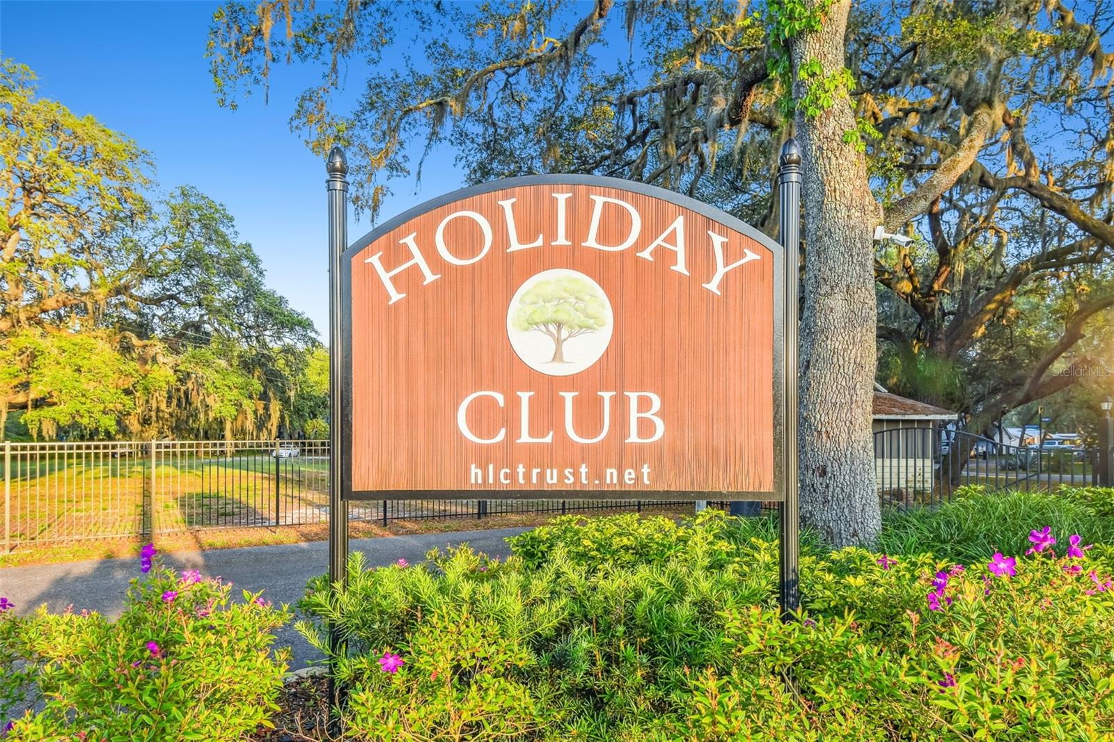 Listing photo id 68 for 13901 Vacation Lane