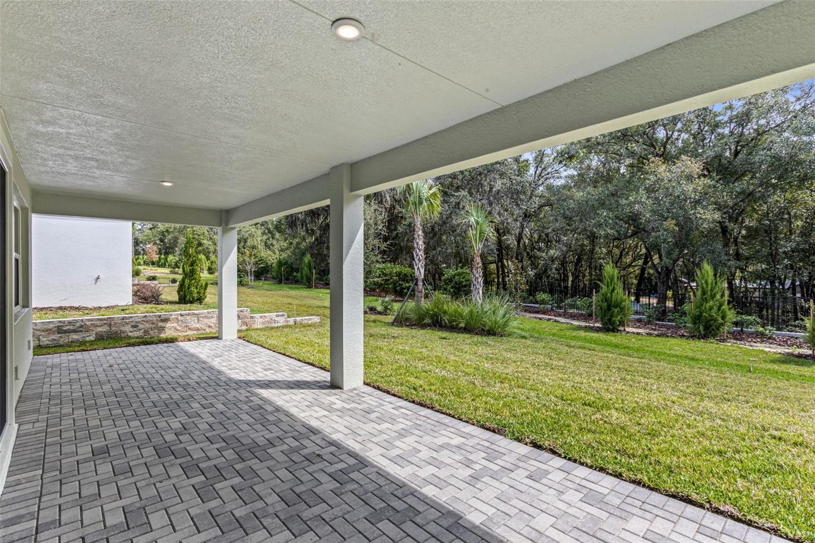 Image 35 of 54 For 956 Club Cresswind Drive
