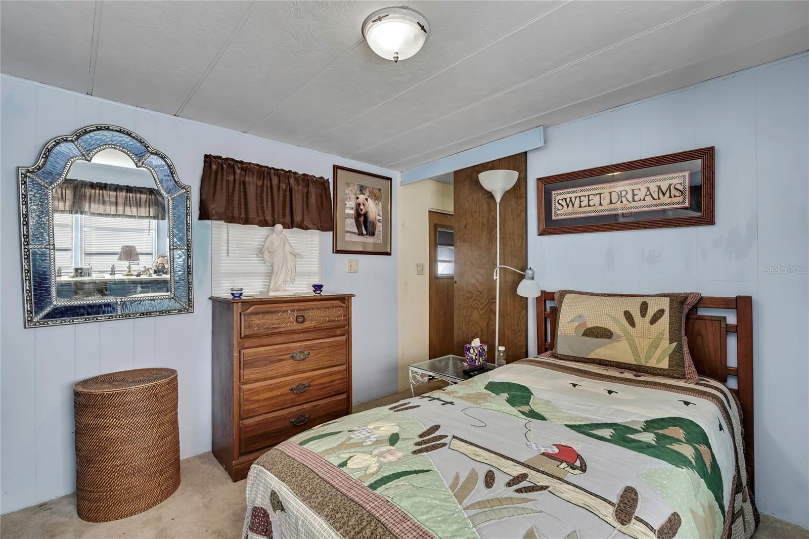 Image 18 of 23 For 1841 Holiday Drive