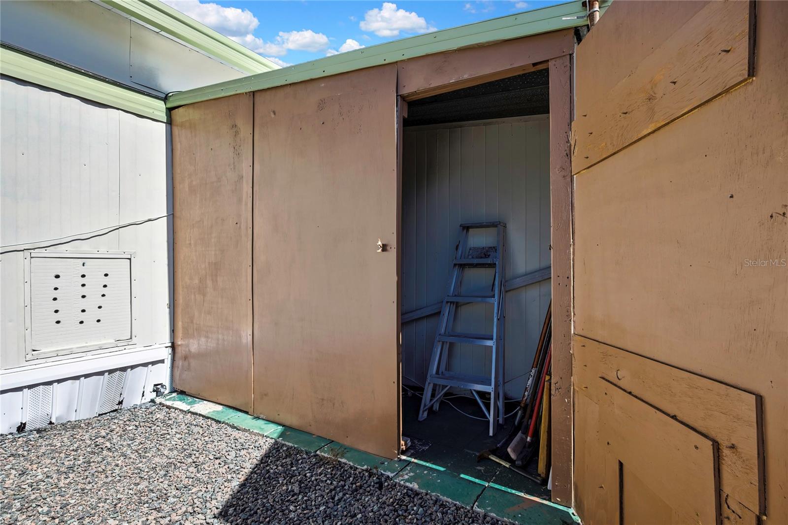 Image 22 of 23 For 1841 Holiday Drive