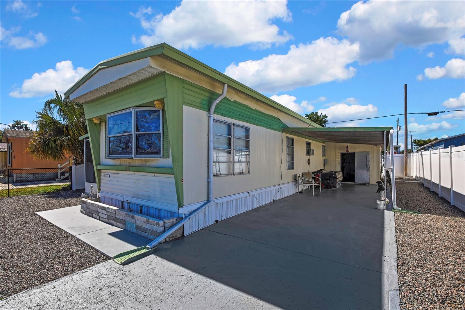 Image 3 of 23 For 1841 Holiday Drive