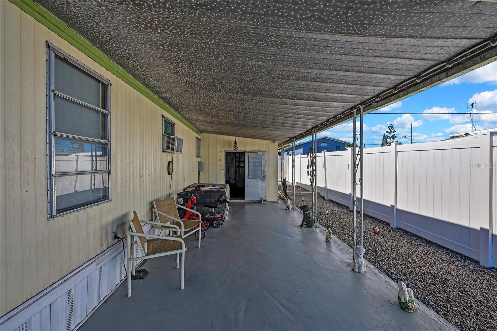 Image 4 of 23 For 1841 Holiday Drive