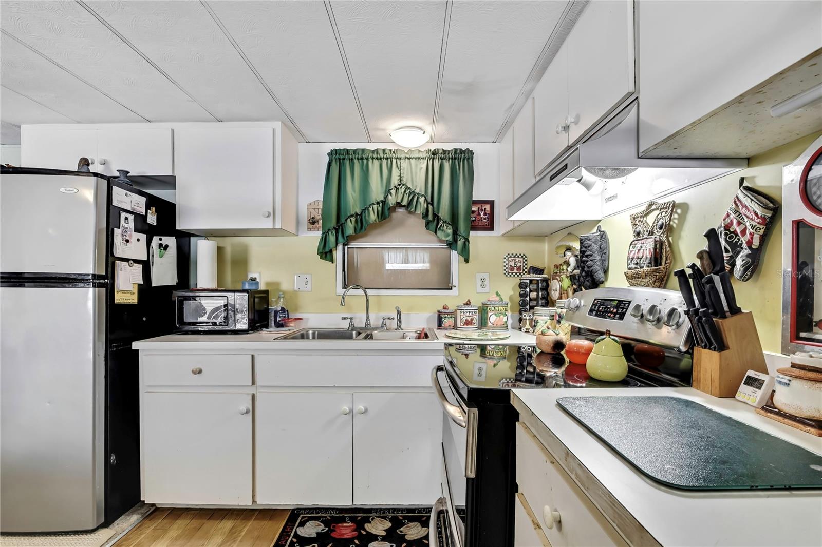 Image 8 of 23 For 1841 Holiday Drive