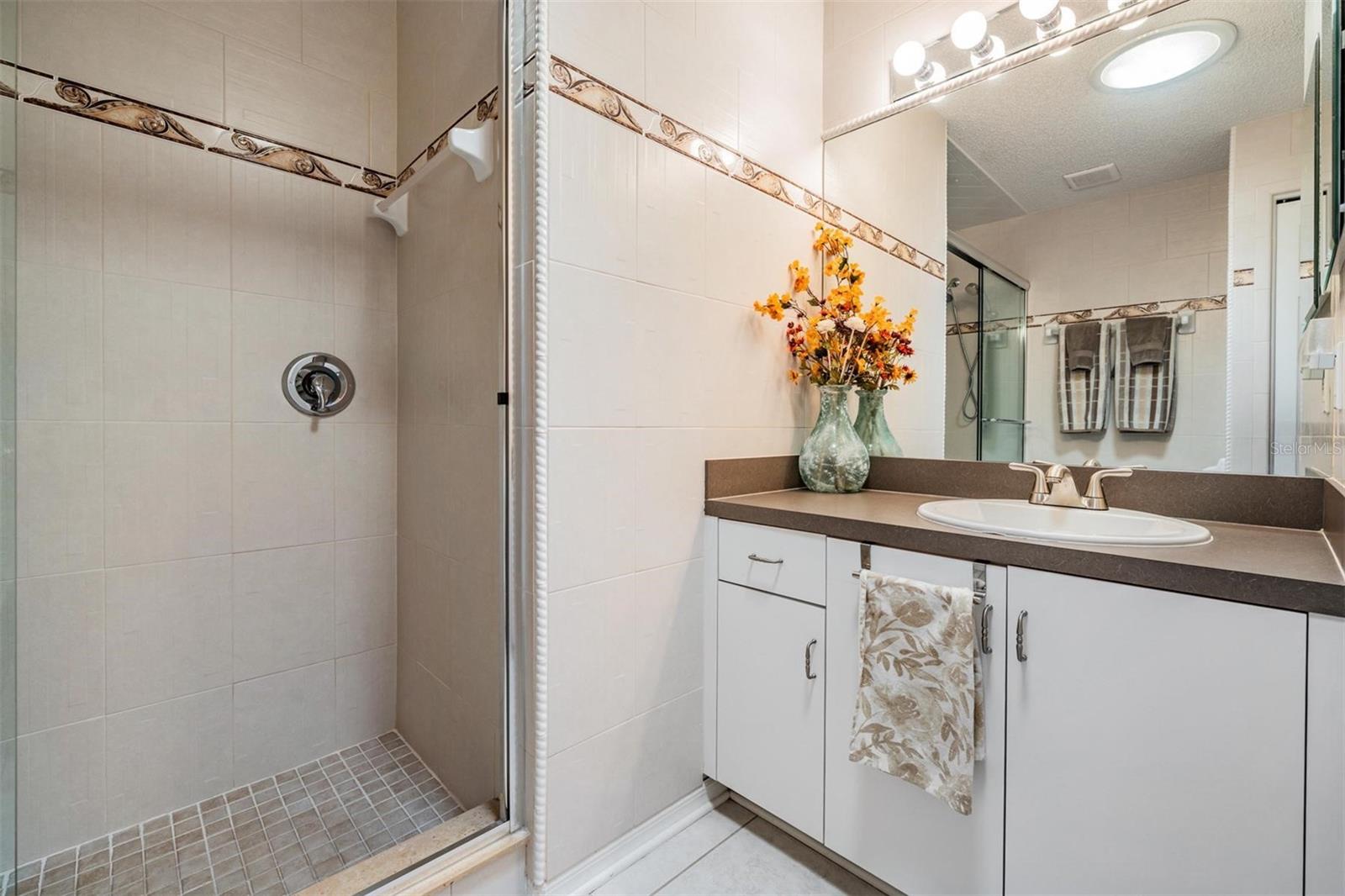 Image 17 of 50 For 1745 Westerham Loop