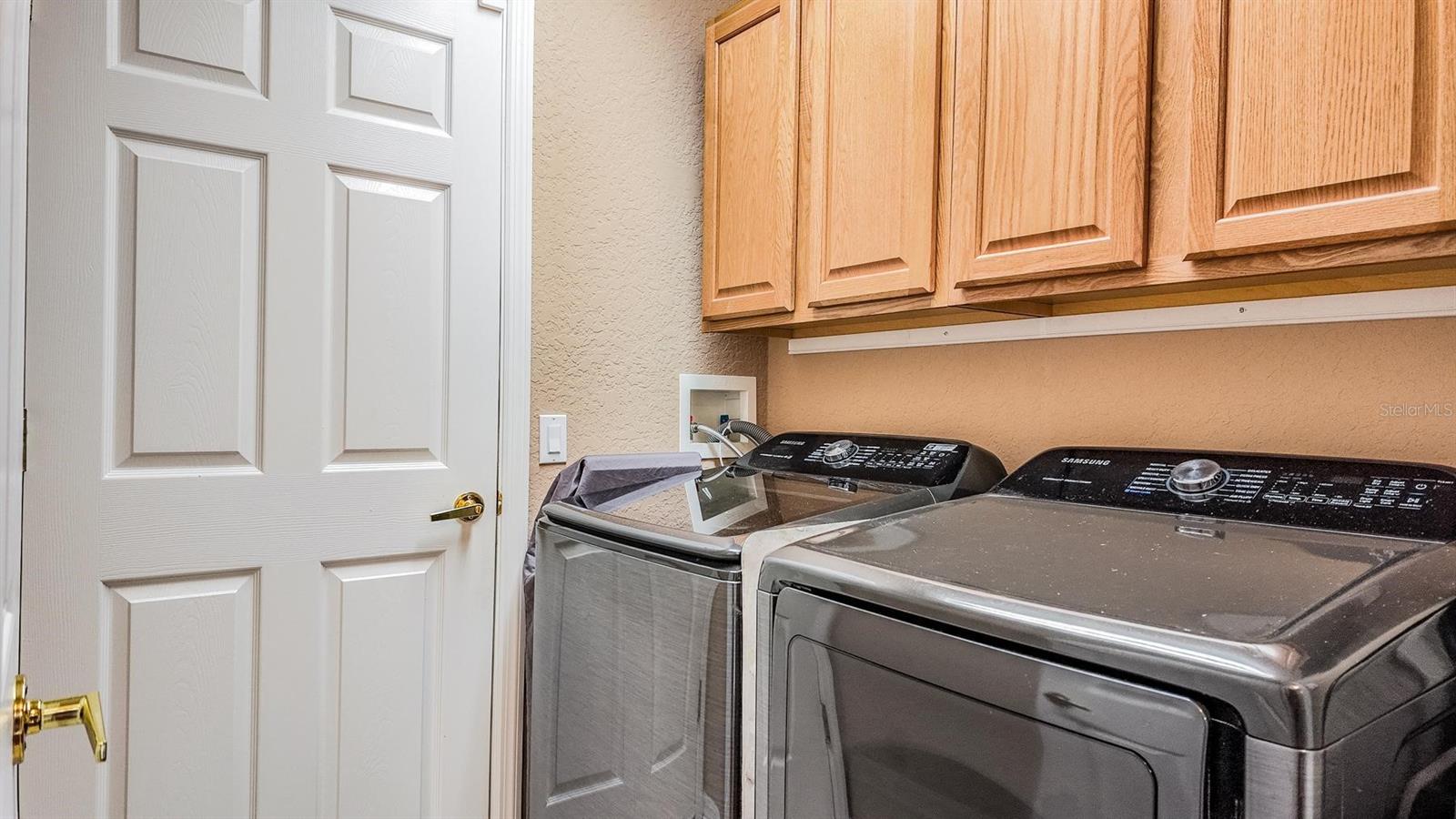 Image 21 of 50 For 1745 Westerham Loop