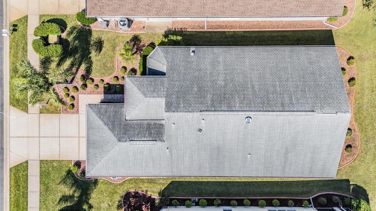 Image 22 of 50 For 1745 Westerham Loop