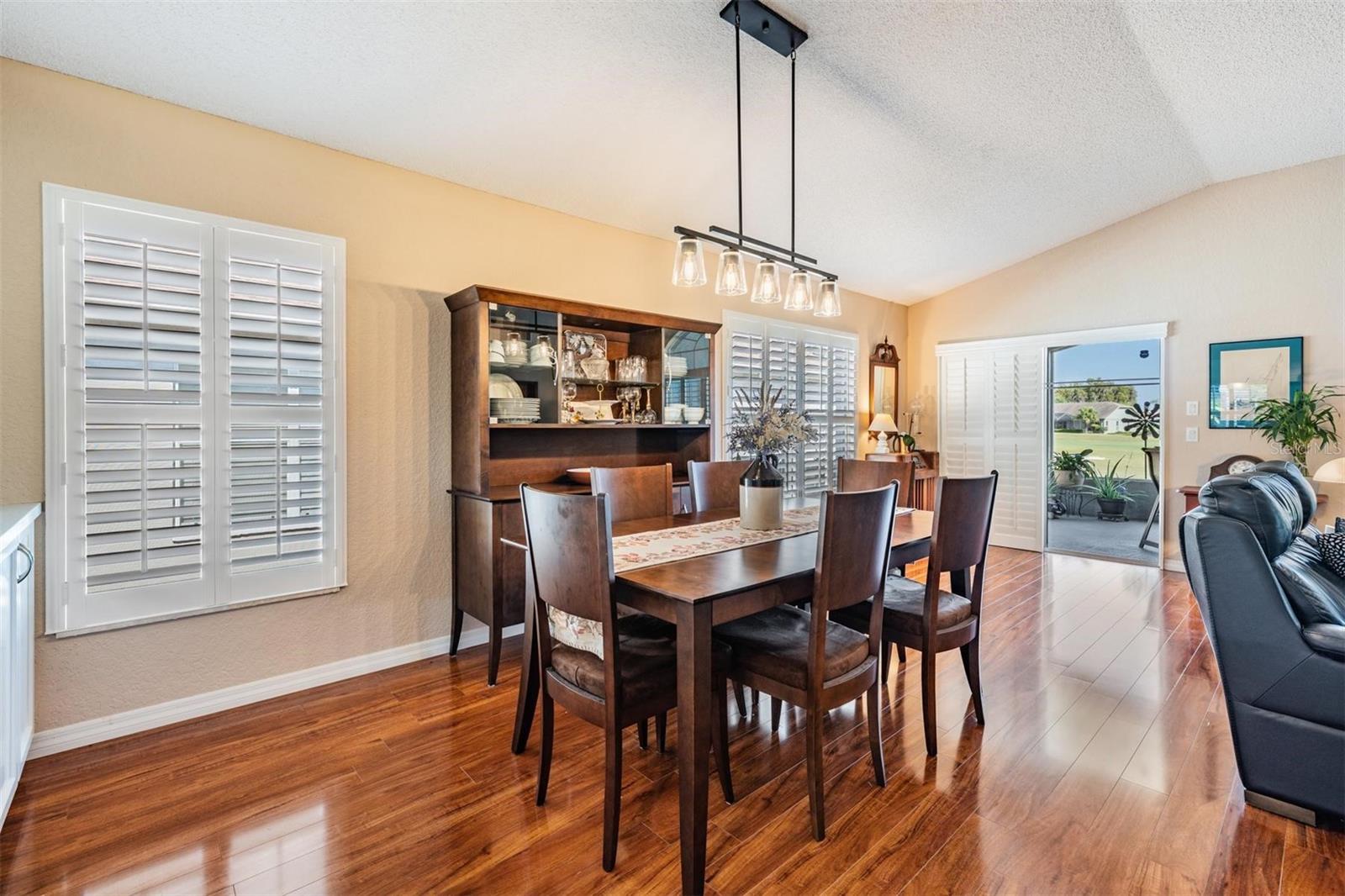 Image 6 of 50 For 1745 Westerham Loop