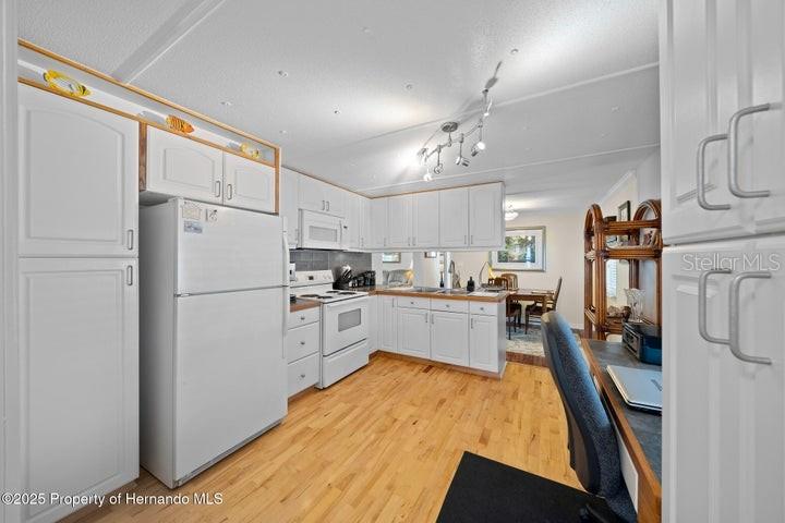 Image 15 of 37 For 6448-1 Richard Drive