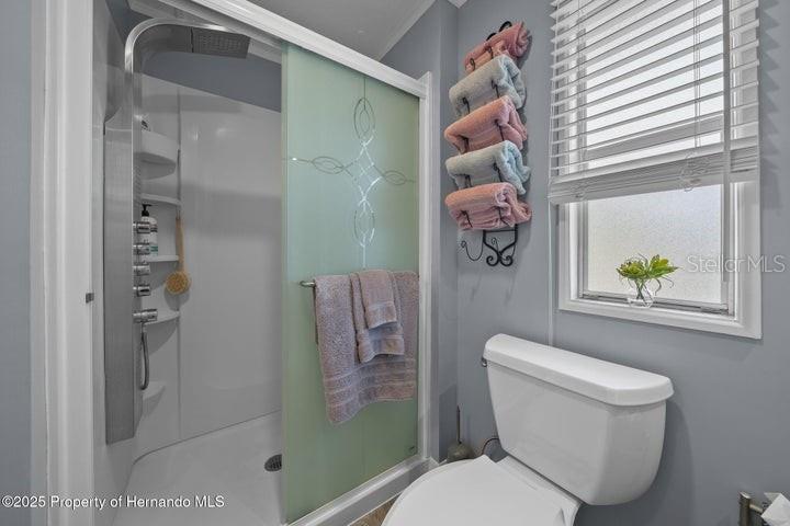 Image 21 of 37 For 6448-1 Richard Drive