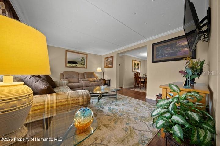 Image 9 of 37 For 6448-1 Richard Drive