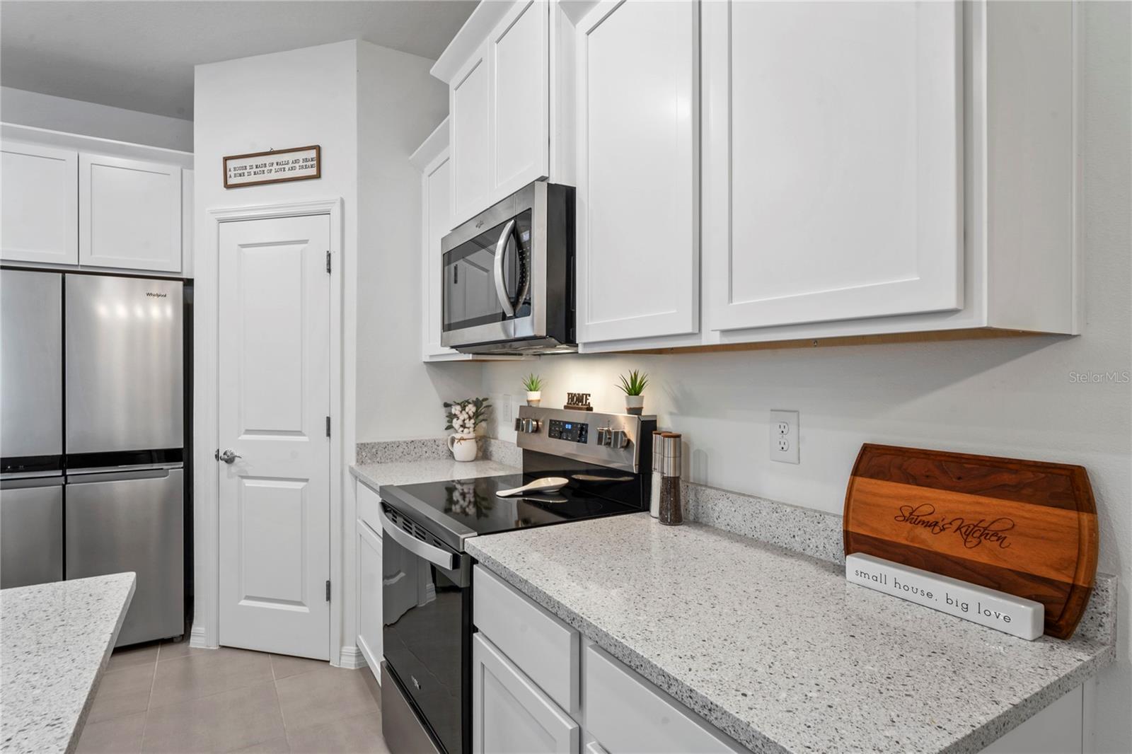 Image 23 of 67 For 31511 Ancient Sage Road