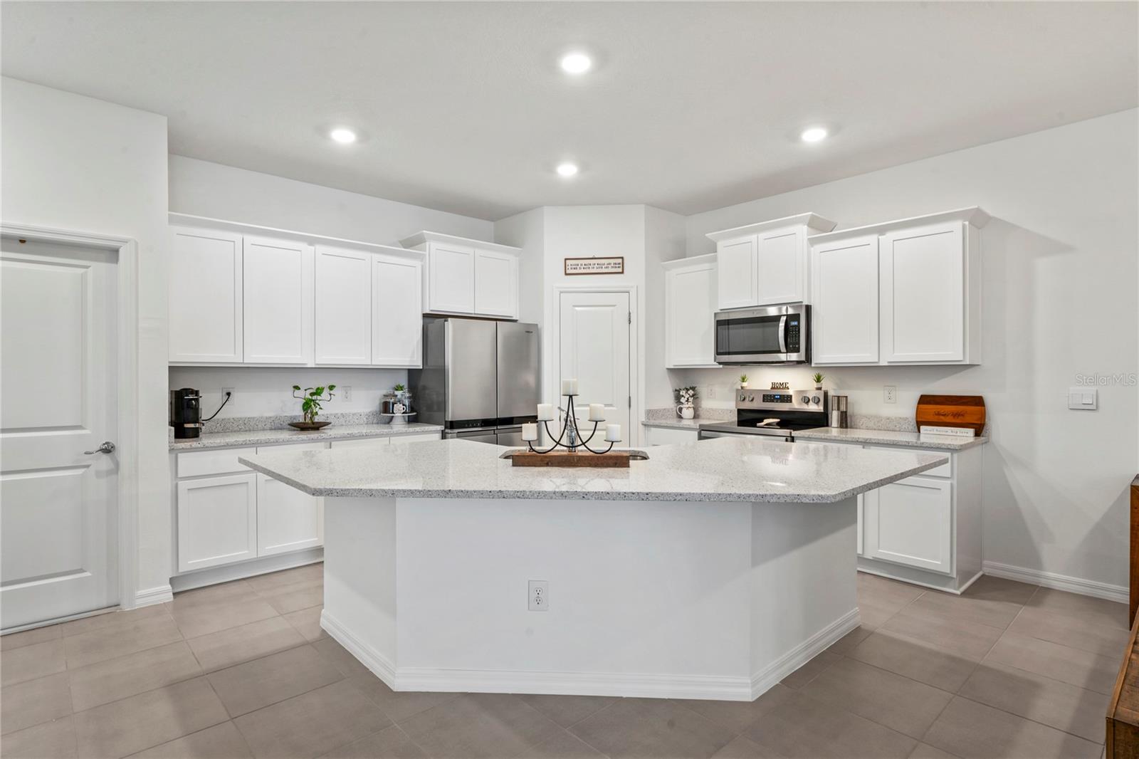 Image 4 of 67 For 31511 Ancient Sage Road