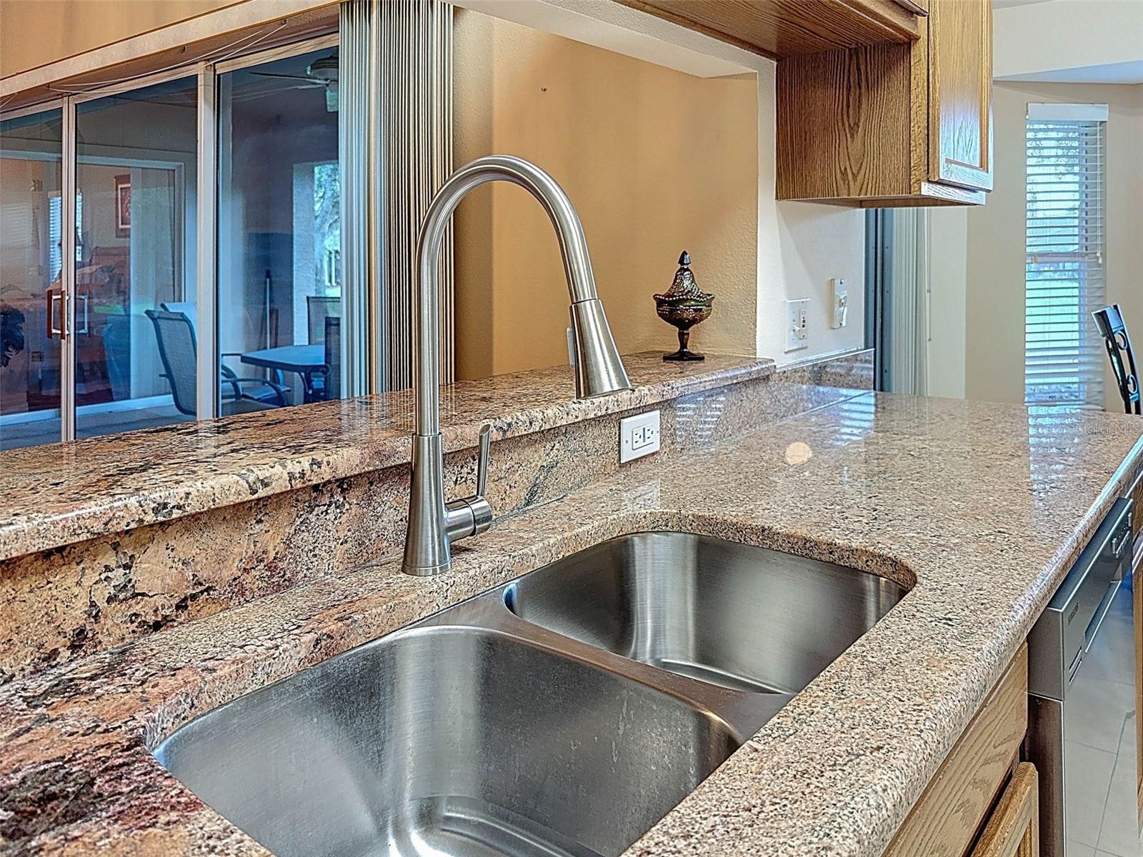 Image 18 of 50 For 11012 Torrey Pines Court