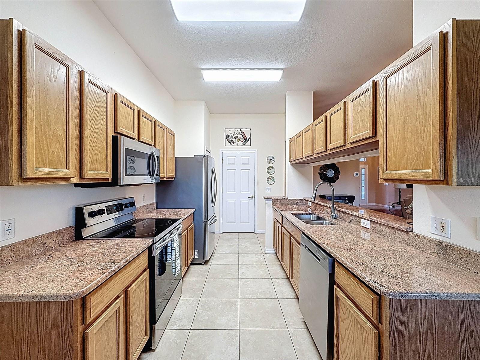 Image 19 of 50 For 11012 Torrey Pines Court