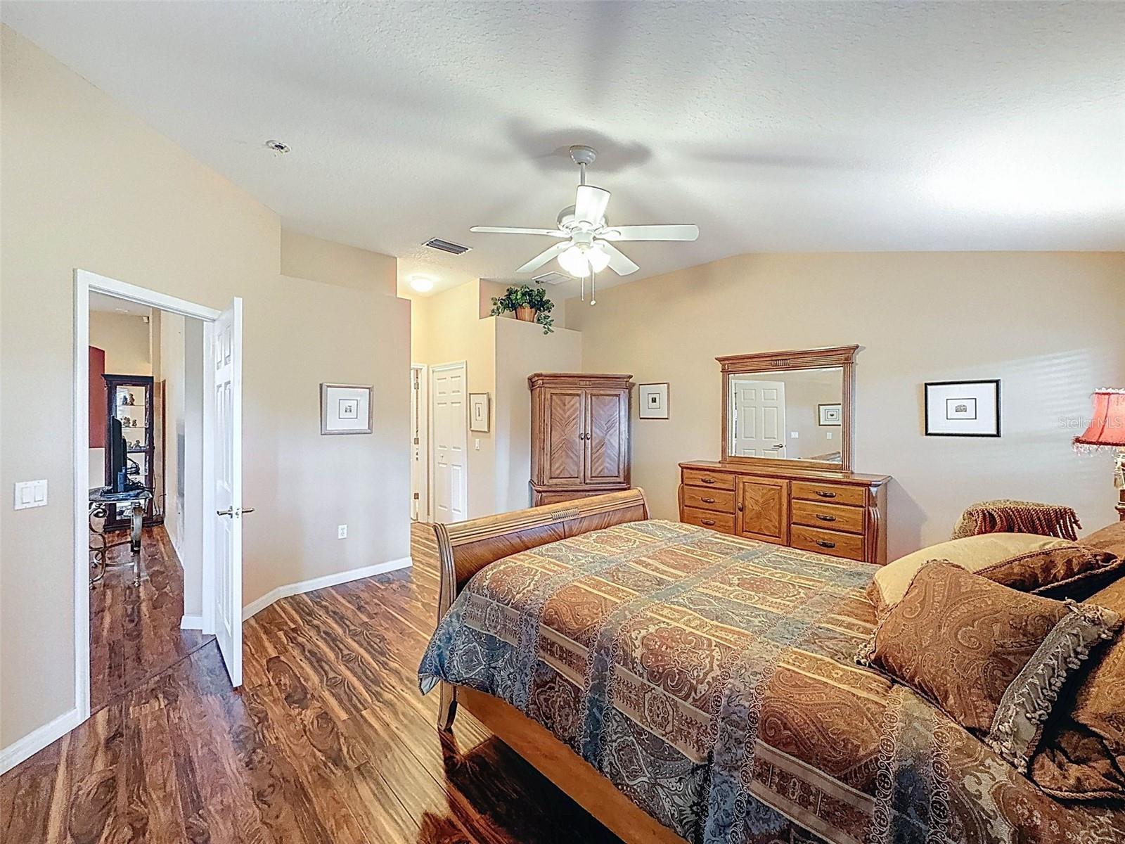 Image 21 of 50 For 11012 Torrey Pines Court