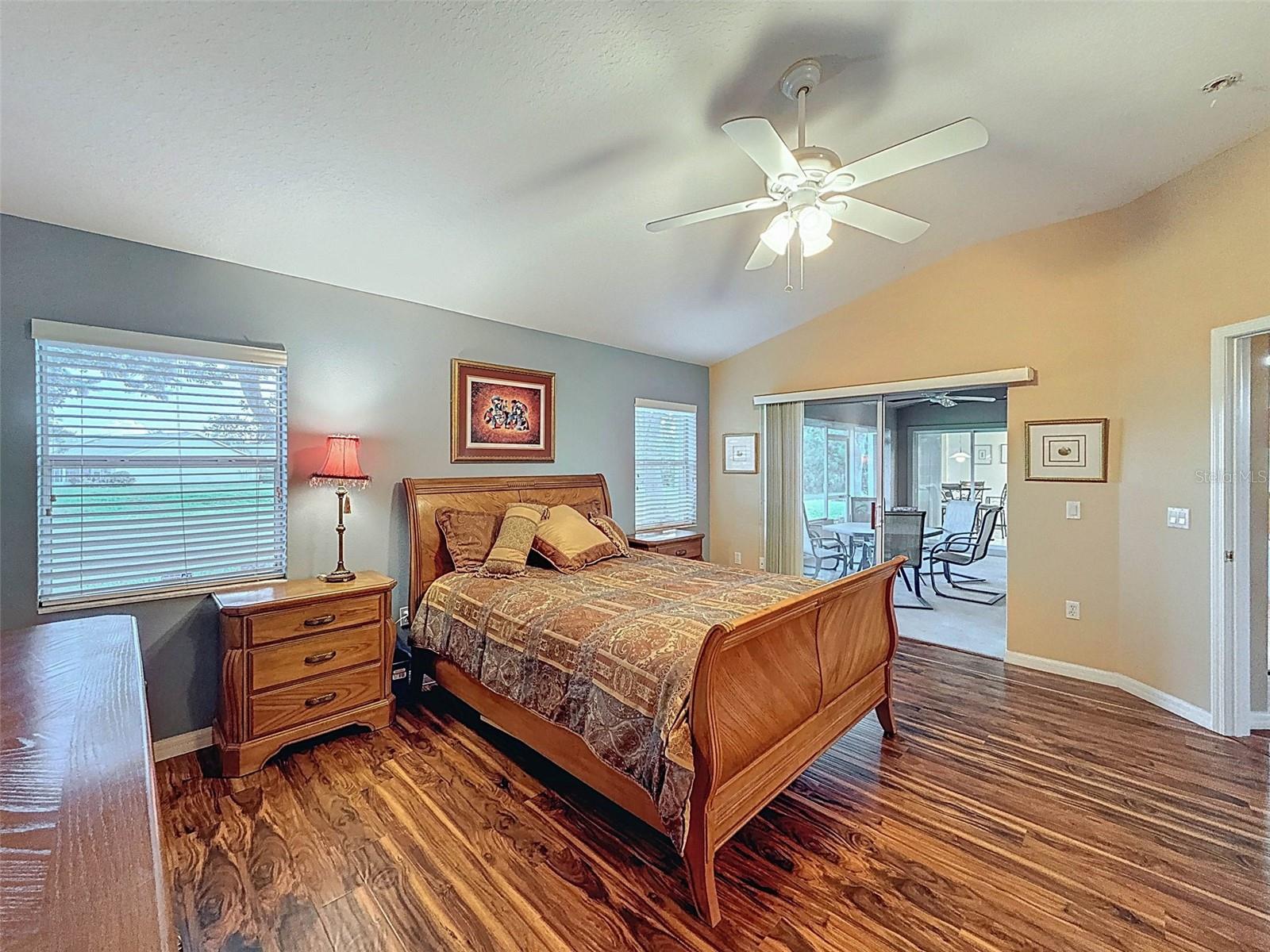 Image 22 of 50 For 11012 Torrey Pines Court