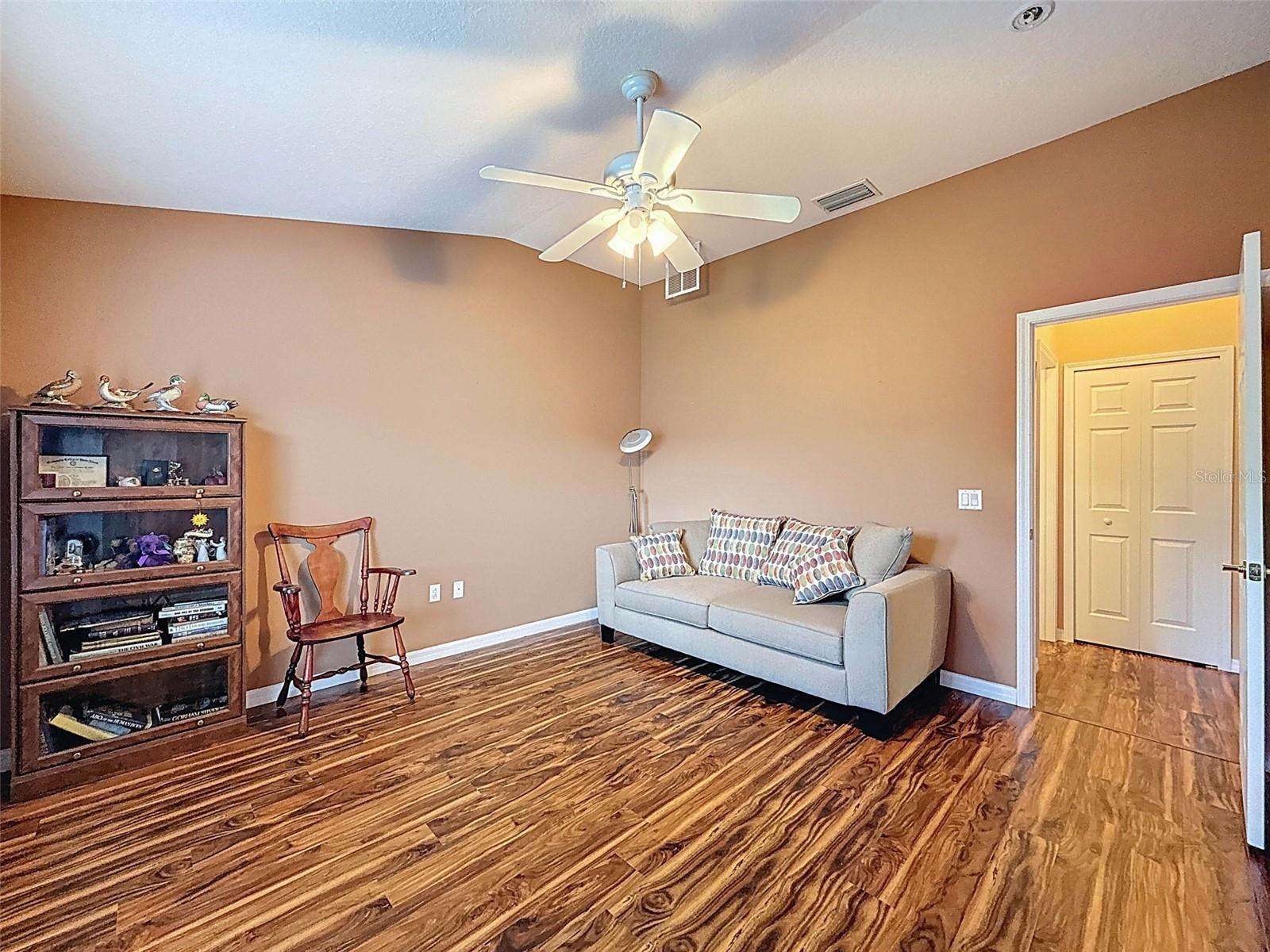 Image 33 of 50 For 11012 Torrey Pines Court