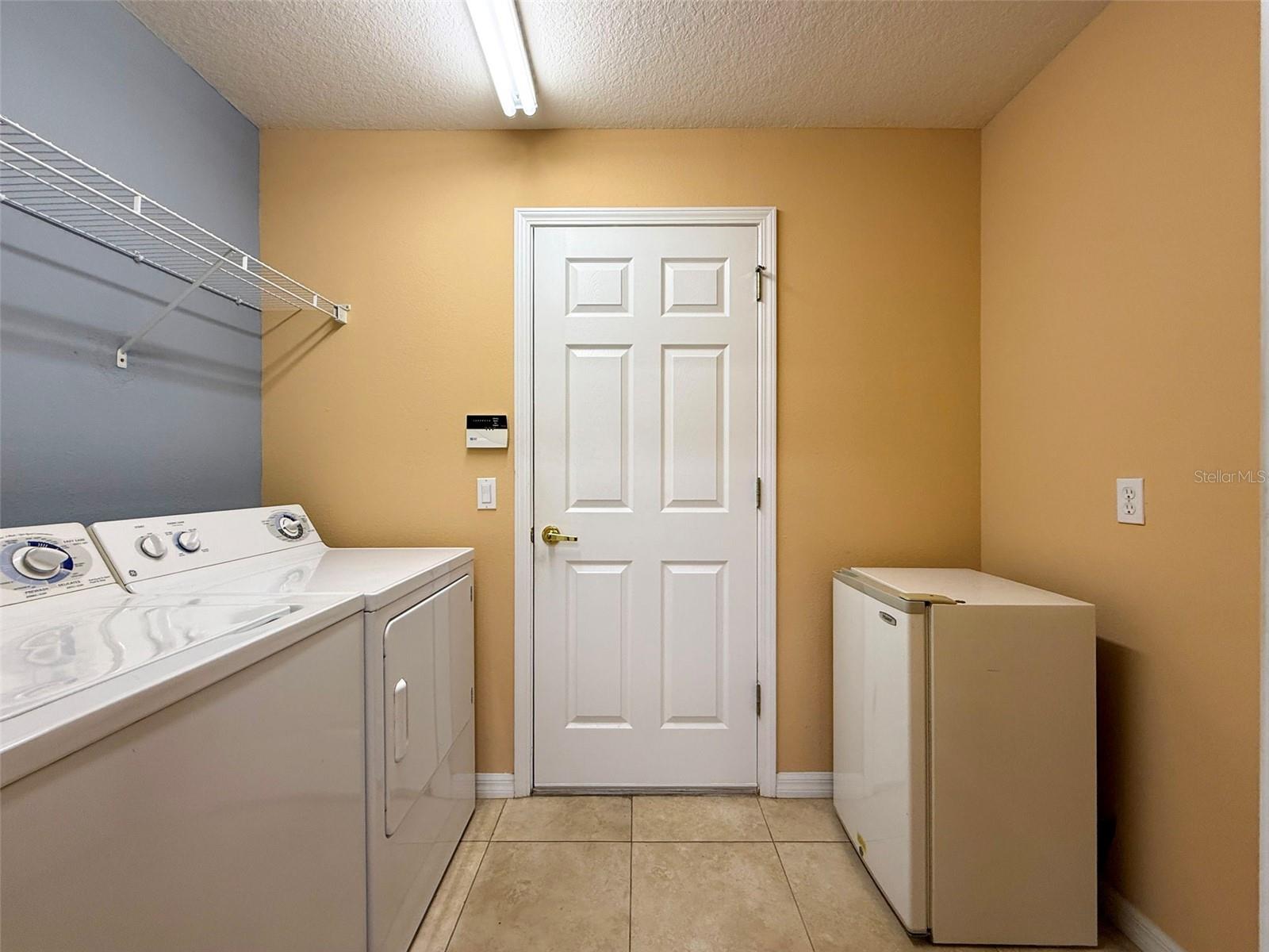 Image 38 of 50 For 11012 Torrey Pines Court