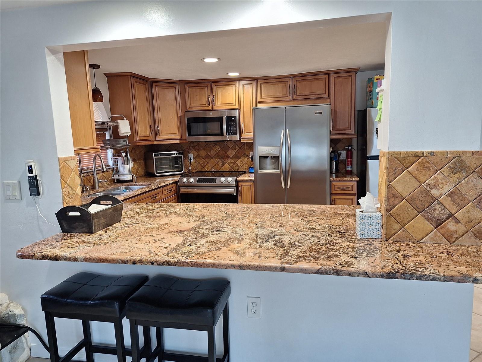 Listing photo id 17 for 9415 Indale Drive