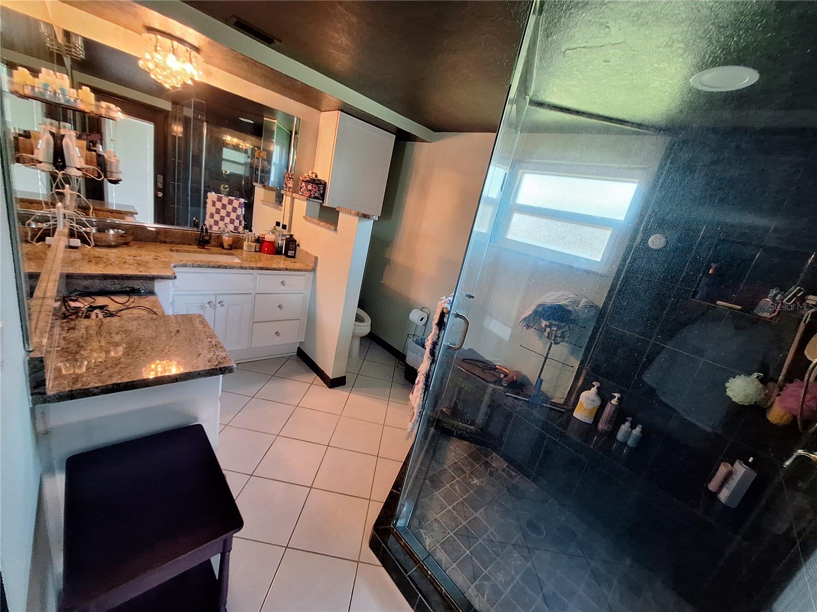 Listing photo id 31 for 9415 Indale Drive